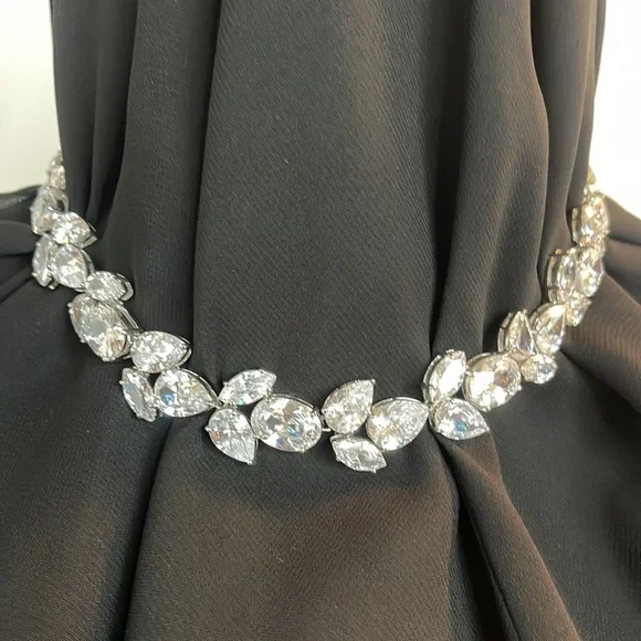 Amazing women’s cubic zirconia necklace perfect for the bride. 16-1/2” - Picture 6 of 9